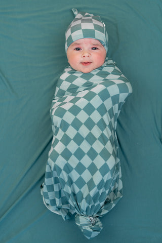 STORMY CHECKERS DREAM SWADDLE & BEANIE