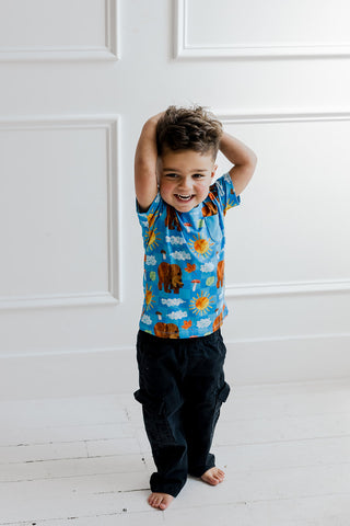 BEAR-Y BLUE SKIES DREAM POCKET TEE