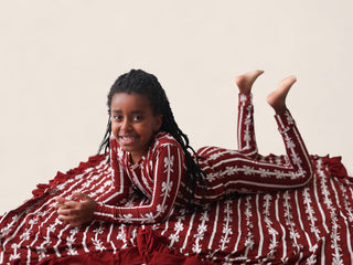 MISTLE-BOWS DREAM RUFFLE BLANKET