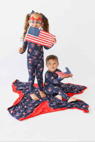 RED, WHITE & BOOM DREAM BLANKET