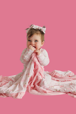 BLOOM & BOW DREAM RUFFLE BLANKET