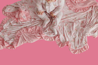 BLOOM & BOW DREAM RUFFLE BLANKET