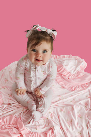 BLOOM & BOW DREAM RUFFLE BLANKET