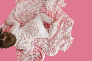 BLOOM & BOW DREAM RUFFLE BLANKET
