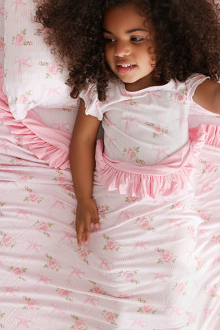 BLOOM & BOW DREAM RUFFLE BLANKET
