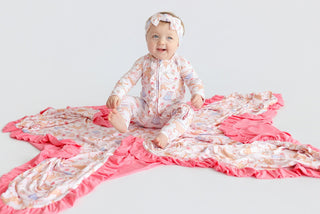 KINSLEY'S BLOOM & BOOTS DREAM RUFFLE BLANKET