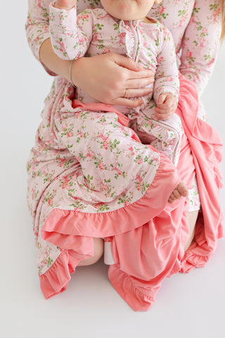 BLOOMING TRELLIS DREAM RUFFLE BLANKET