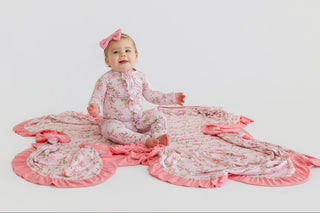 BLOOMING TRELLIS DREAM RUFFLE BLANKET