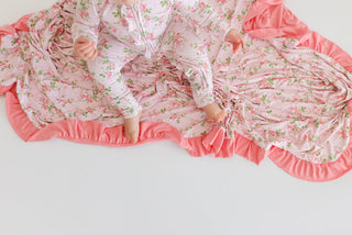 BLOOMING TRELLIS DREAM RUFFLE BLANKET