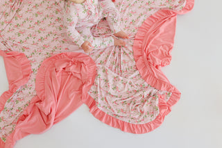 BLOOMING TRELLIS DREAM RUFFLE BLANKET