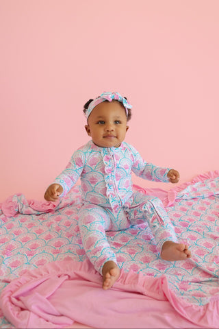 COQUETTE COAST DREAM RUFFLE BLANKET
