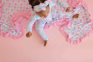 COQUETTE COAST DREAM RUFFLE BLANKET