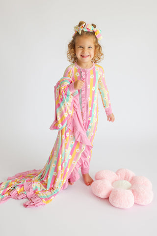 DAISY STRIPE DELIGHT RUFFLE DREAM BLANKET