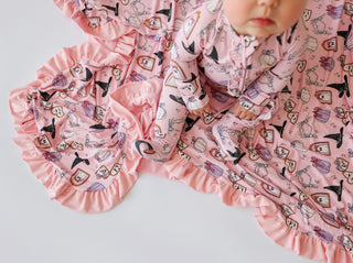 PRETTY LITTLE HAUNTS DREAM RUFFLE BLANKET