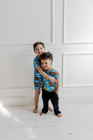 BEAR-Y BLUE SKIES DREAM POCKET TEE