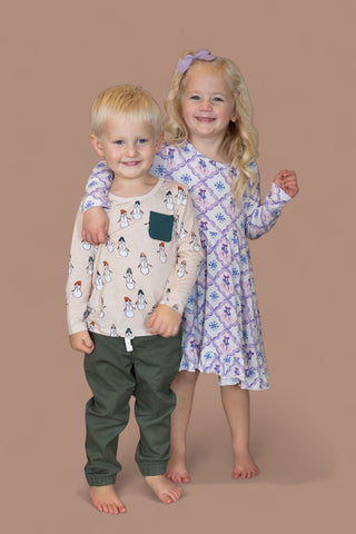 FROSTED FRIENDS DREAM POCKET TEE