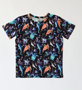 MIDNIGHT REEF DREAM POCKET TEE