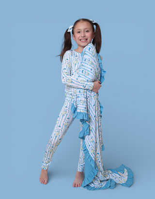 HEIRLOOM BLUE BLOOMS DREAM RUFFLE BLANKET