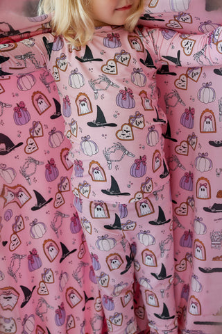 PRETTY LITTLE HAUNTS DREAM RUFFLE BLANKET