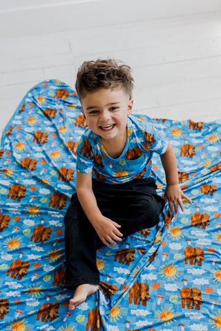 BEAR-Y BLUE SKIES DREAM POCKET TEE