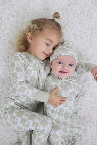 HIPPITY SAGE CHECKERS DREAM SWADDLE & BEANIE