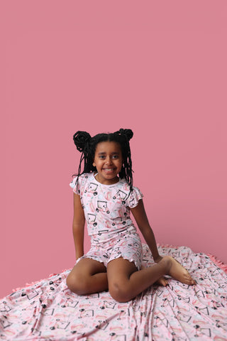 PRETTY AND PAR DREAM RUFFLE SHORT SET