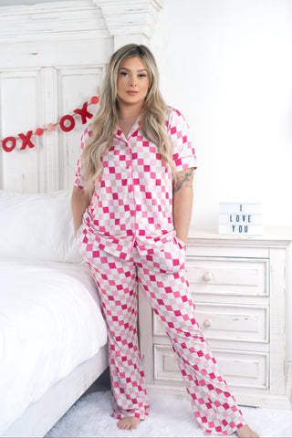 DREAMY PINK CHECKERS WOMEN’S RELAXED FLARE DREAM SET