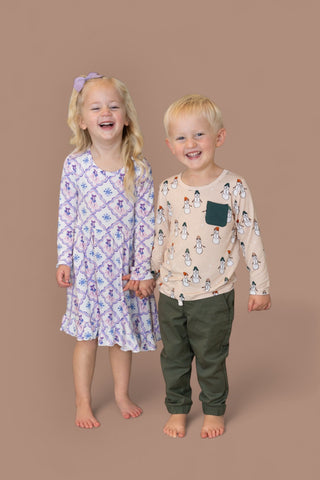 FROSTED FRIENDS DREAM POCKET TEE